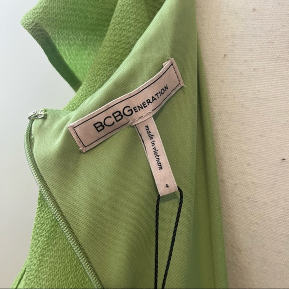 BCBGeneration Off The Shoulder Ruffle Maxi Dress in Butterfly Kiss Green 4 NWT - Picture 9 of 11